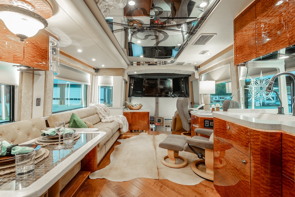 2009 Prevost Featherlite H3-45 For Sale