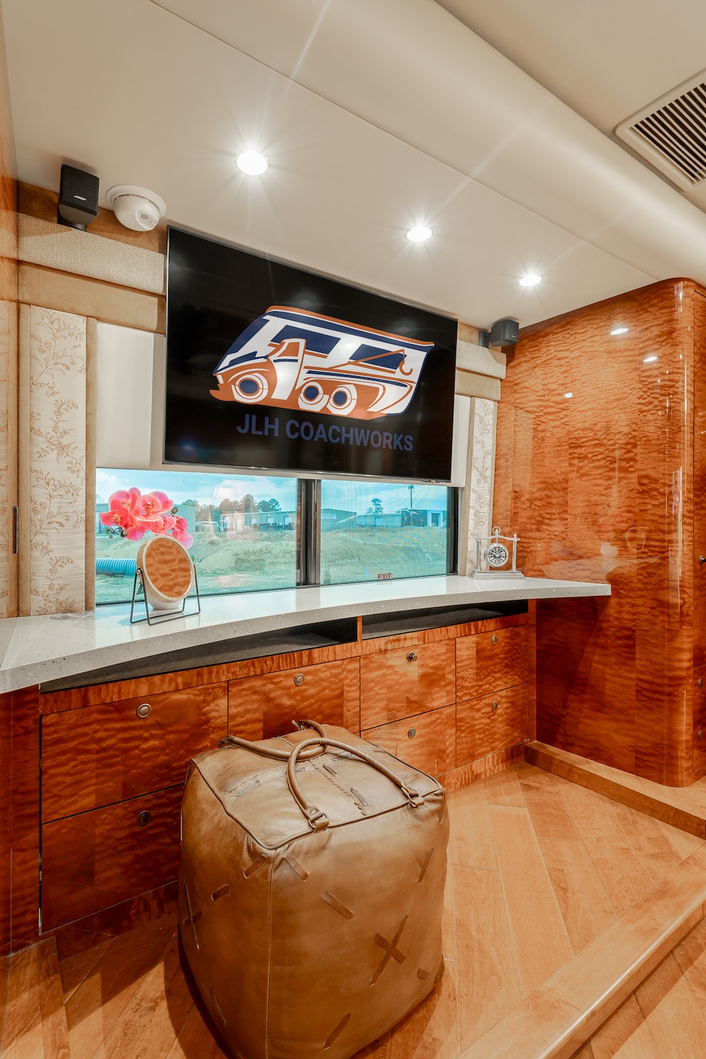 2009 Prevost Featherlite H3-45 For Sale