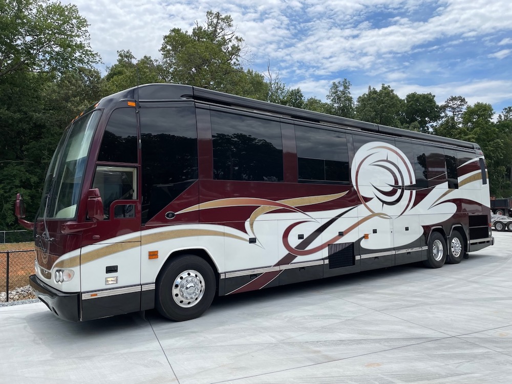 2009 Prevost Featherlite H3-45 For Sale