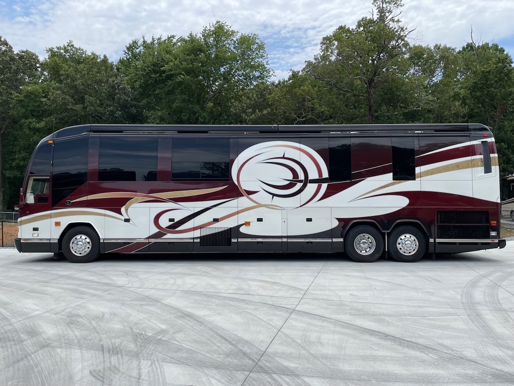 2009 Prevost Featherlite H3-45 For Sale