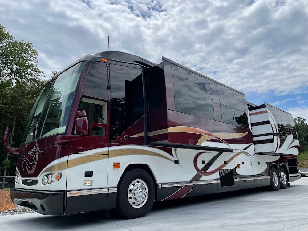 2009 Prevost Featherlite H3-45 For Sale