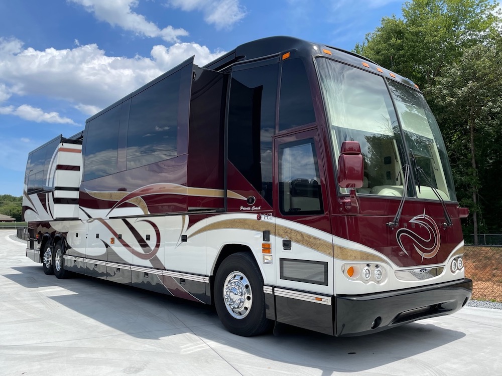 2009 Prevost Featherlite H3-45 For Sale