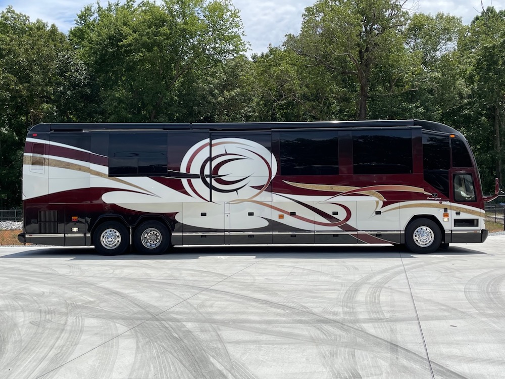 2009 Prevost Featherlite H3-45 For Sale