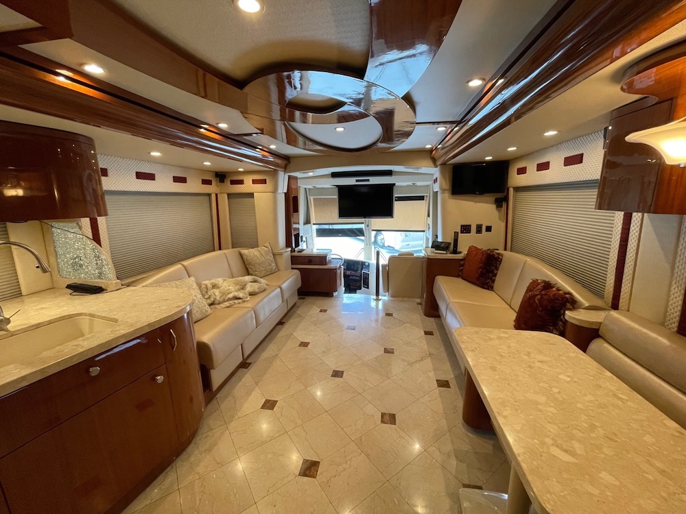 2009 Prevost Featherlite H3-45 For Sale