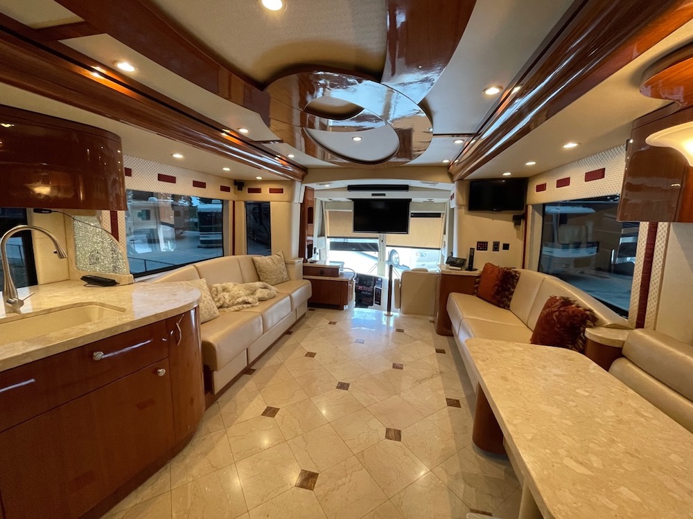 2009 Prevost Featherlite H3-45 For Sale