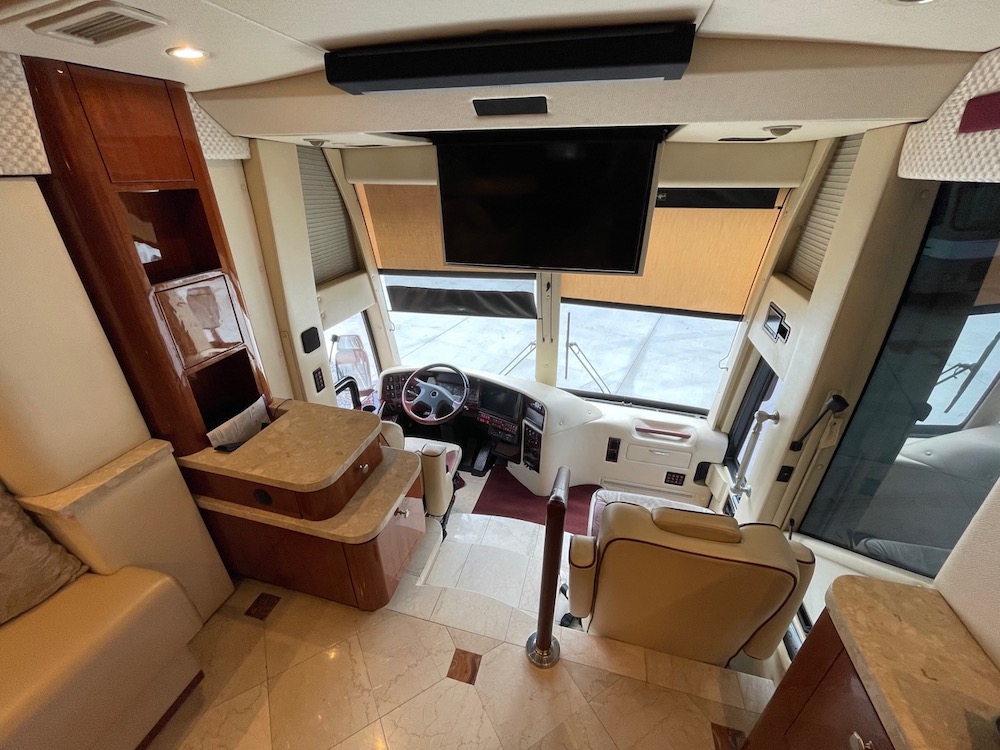 2009 Prevost Featherlite H3-45 For Sale