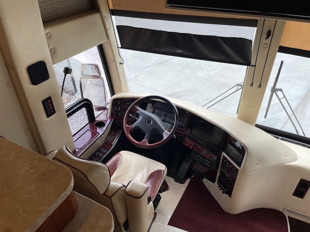 2009 Prevost Featherlite H3-45 For Sale