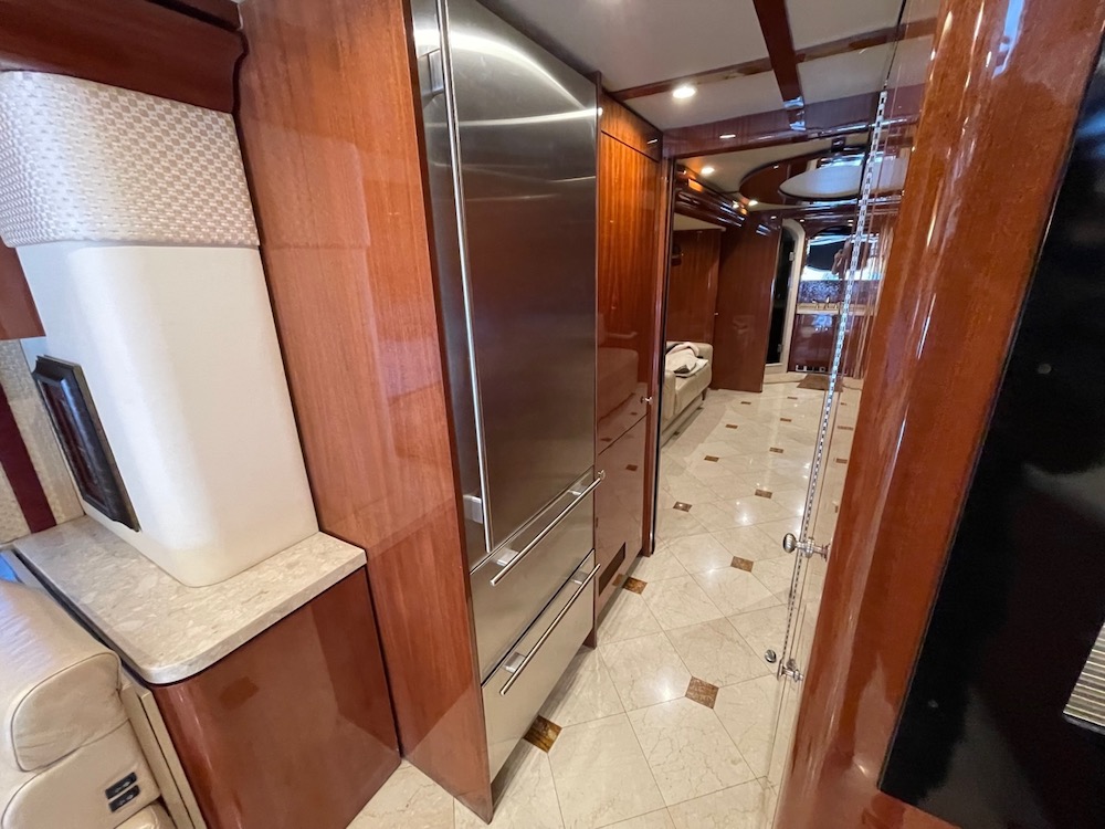 2009 Prevost Featherlite H3-45 For Sale