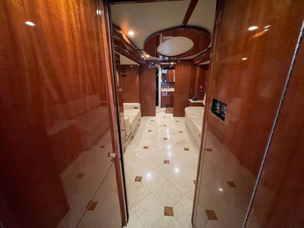 2009 Prevost Featherlite H3-45 For Sale