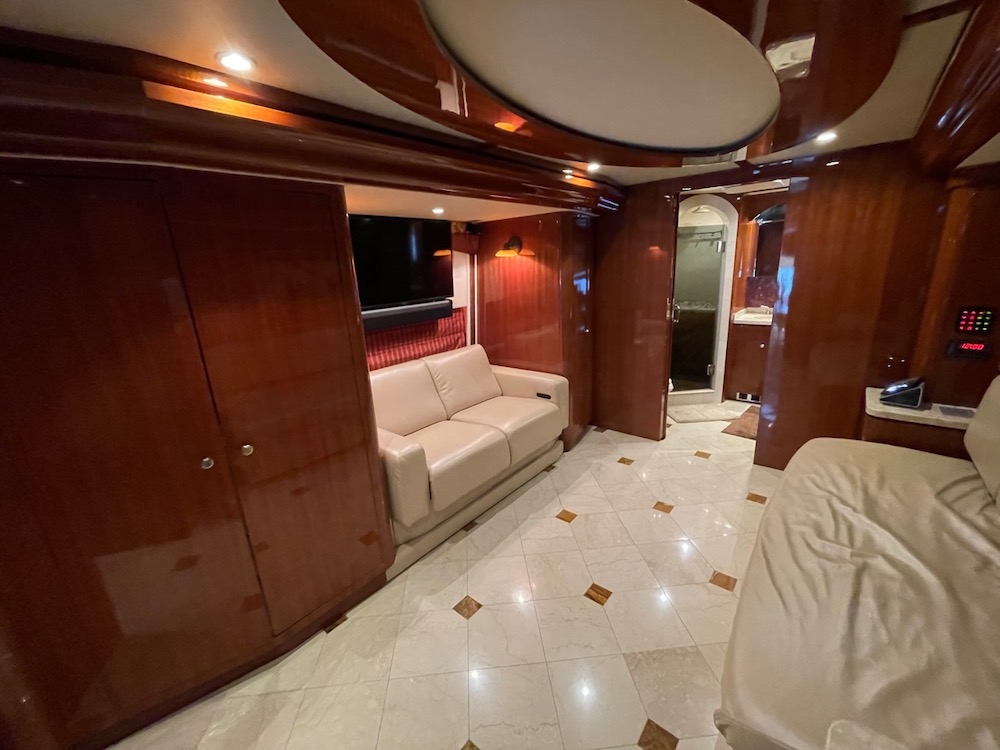 2009 Prevost Featherlite H3-45 For Sale