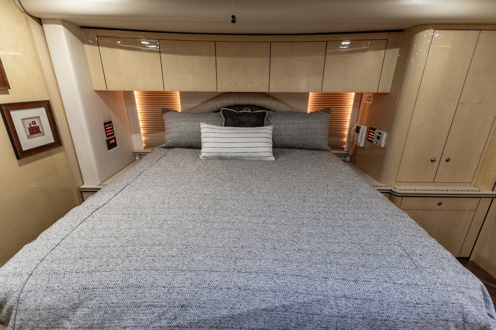 2009 Prevost Featherlite H3-45 For Sale