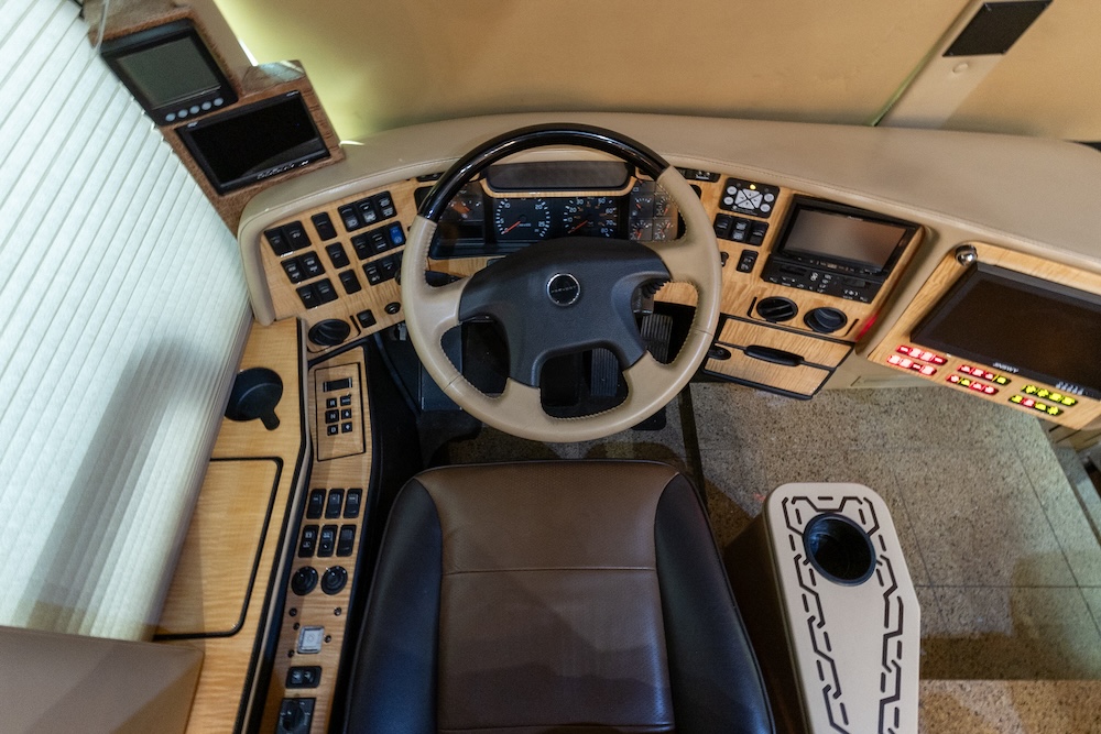 2009 Prevost Featherlite H3-45 For Sale