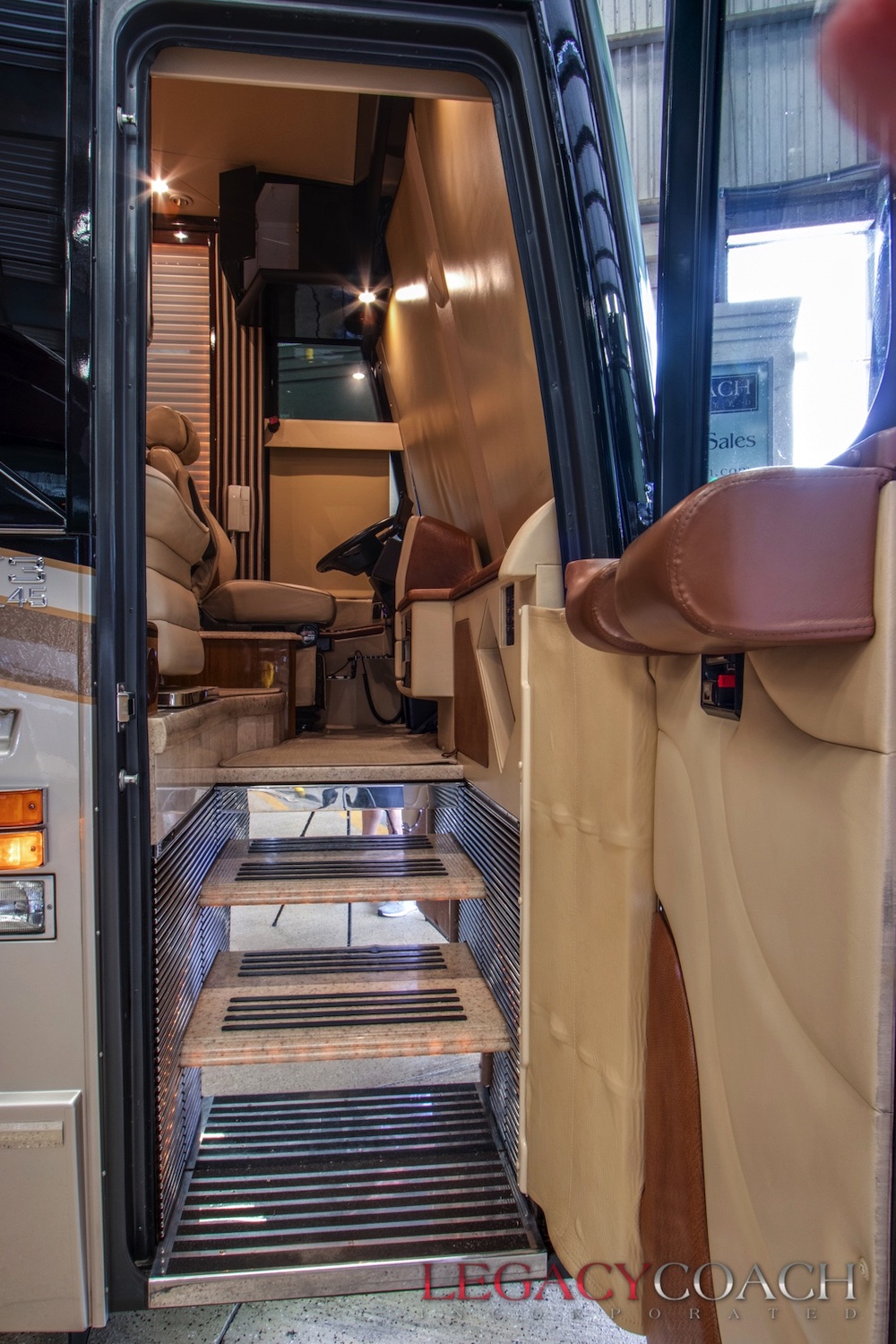 2009 Prevost Liberty H3-45 For Sale