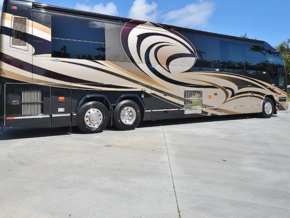 2008 Prevost H3-45 For Sale