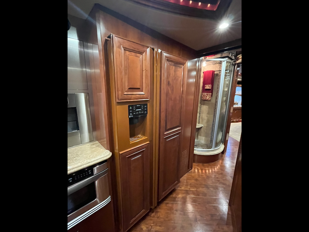 2008 Prevost H3-45 For Sale
