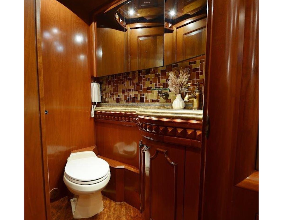 2008 Prevost H3-45 For Sale