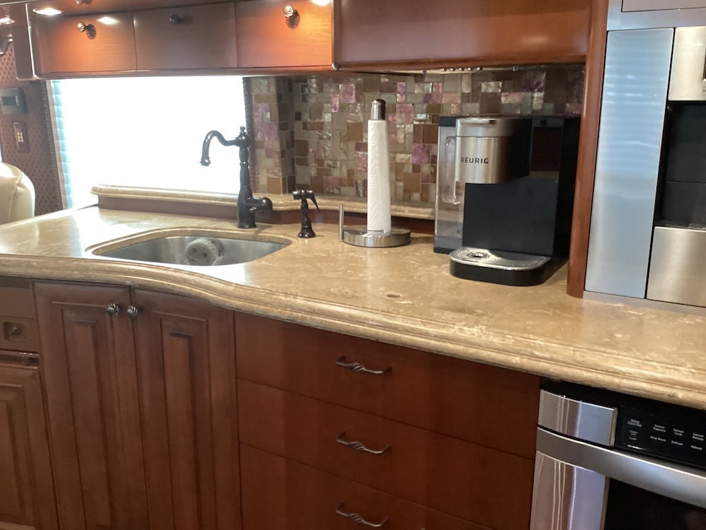 2008 Prevost H3-45 For Sale