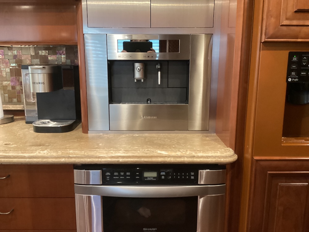 2008 Prevost H3-45 For Sale