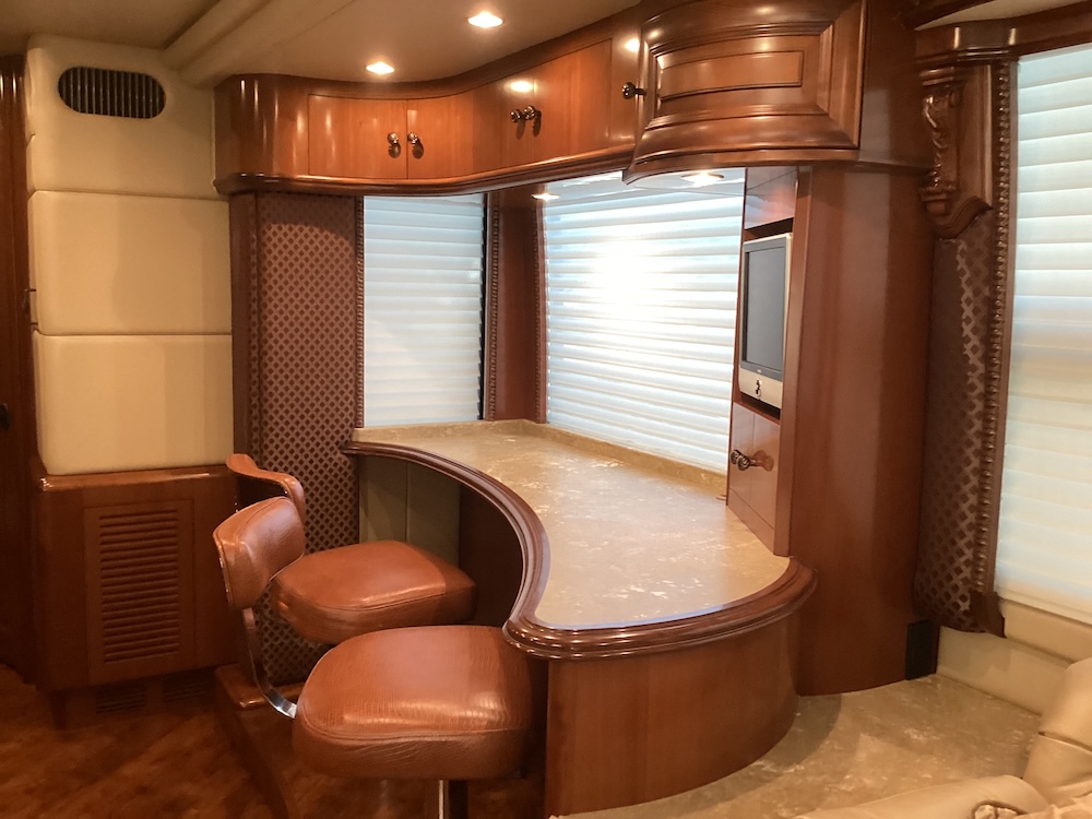 2008 Prevost H3-45 For Sale