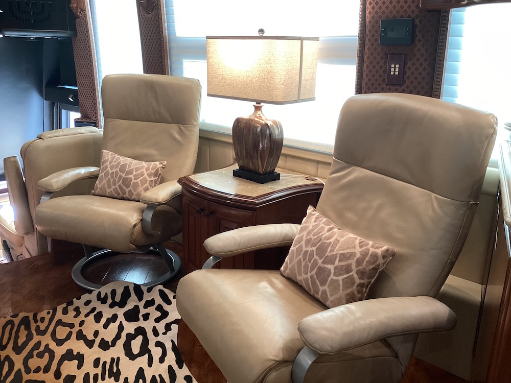 2008 Prevost H3-45 For Sale