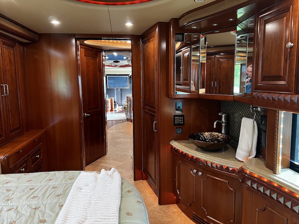 2009 Prevost Liberty H3-45 For Sale