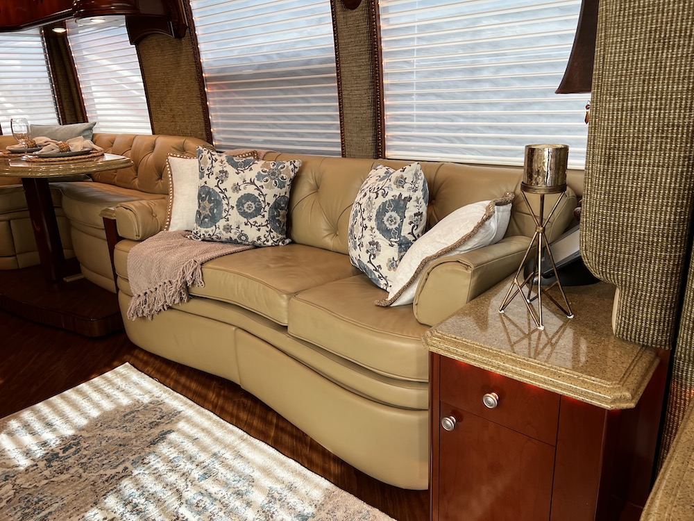 2009 Prevost Liberty H3-45 For Sale