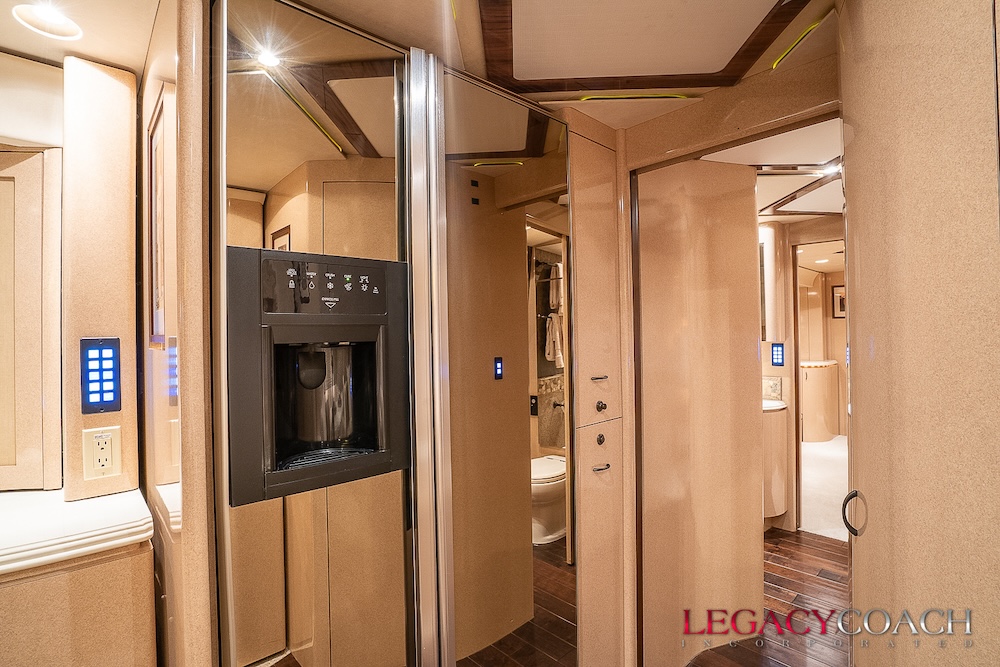 2009 Prevost Marathon  H3-45 For Sale