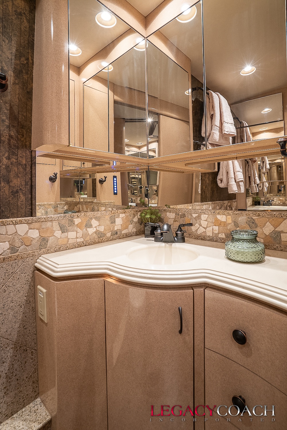 2009 Prevost Marathon  H3-45 For Sale