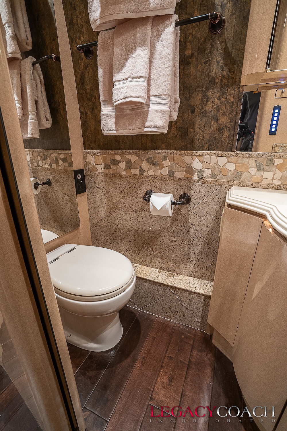 2009 Prevost Marathon  H3-45 For Sale