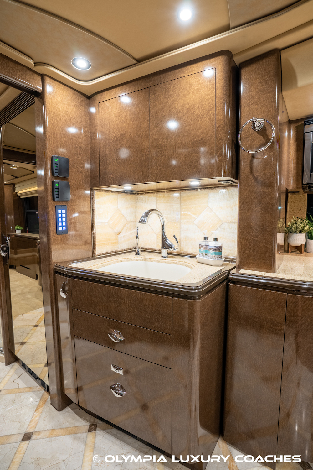 2009 Prevost Marathon XLII For Sale