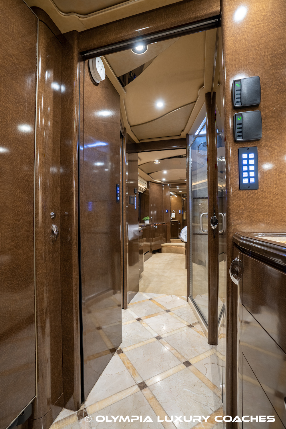 2009 Prevost Marathon XLII For Sale