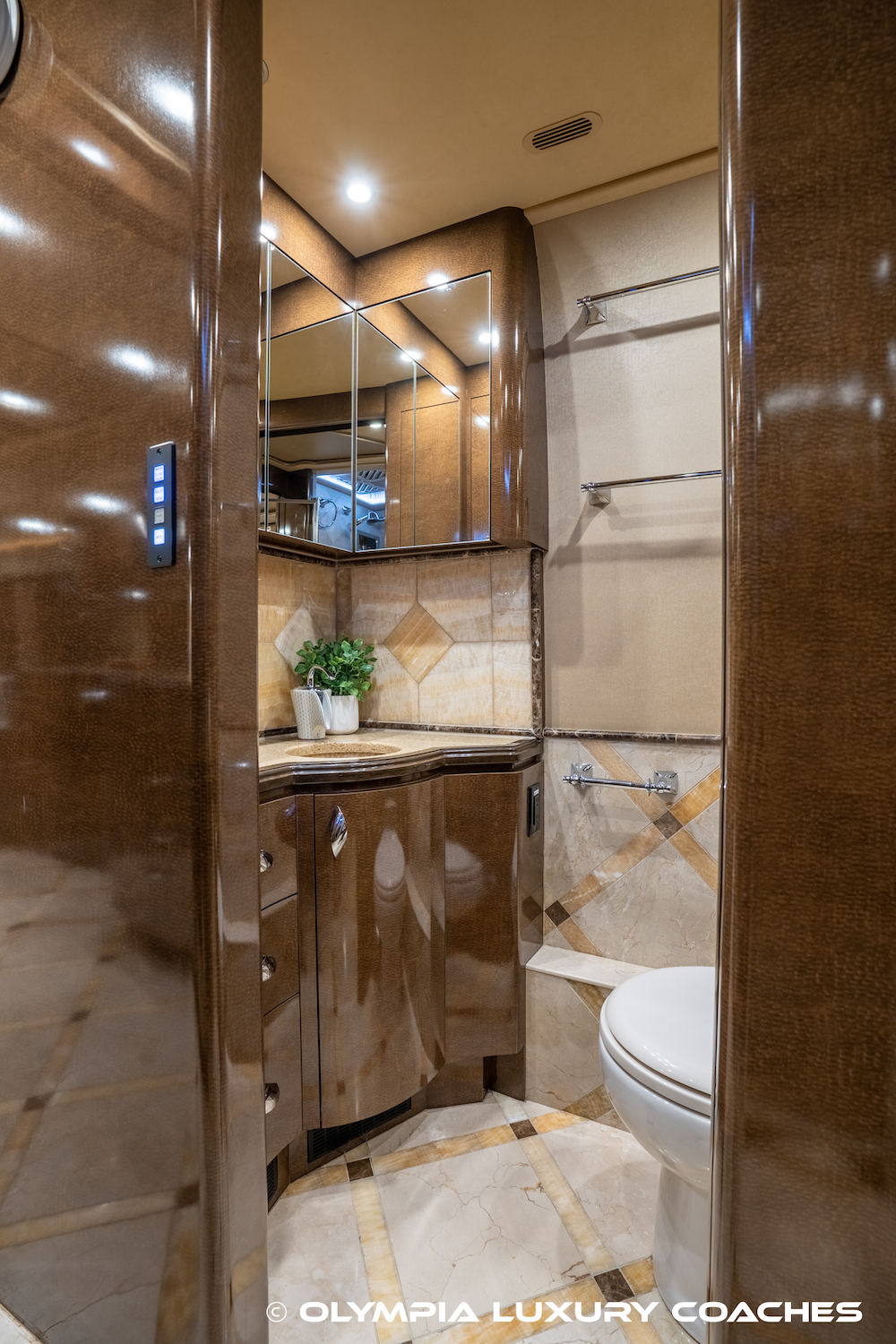 2009 Prevost Marathon XLII For Sale