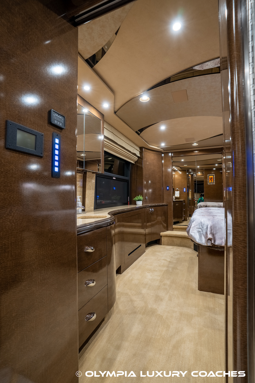 2009 Prevost Marathon XLII For Sale