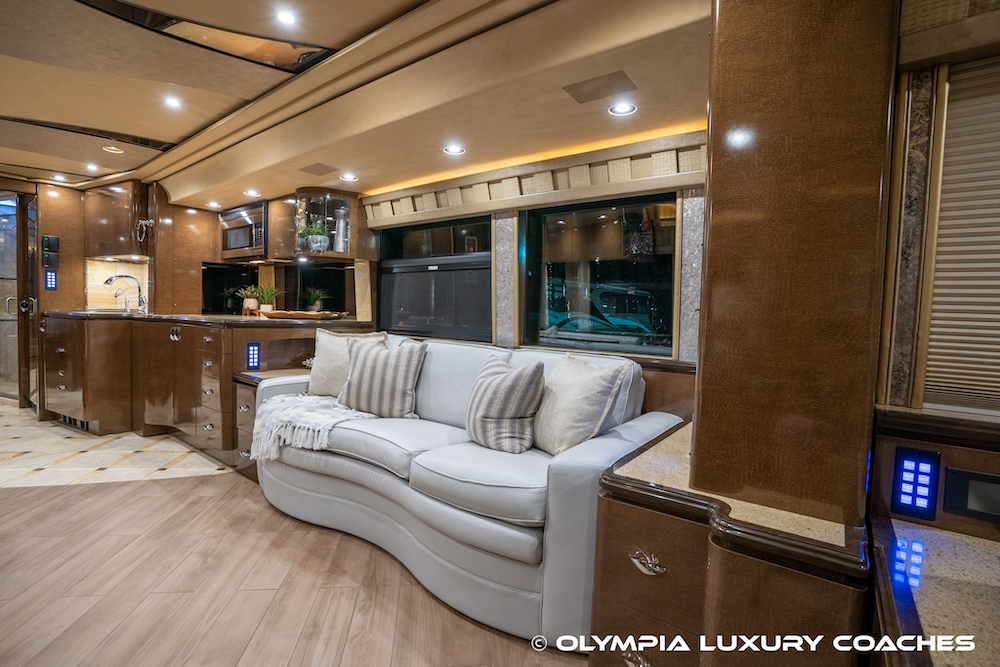 2009 Prevost Marathon XLII For Sale