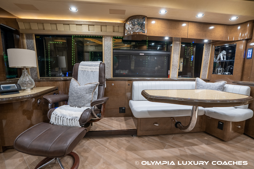 2009 Prevost Marathon XLII For Sale