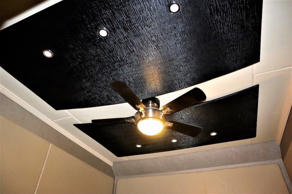 2009 Prevost Millennium H3-45 For Sale