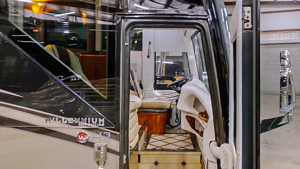 2009 Prevost Millennium H3-45 For Sale