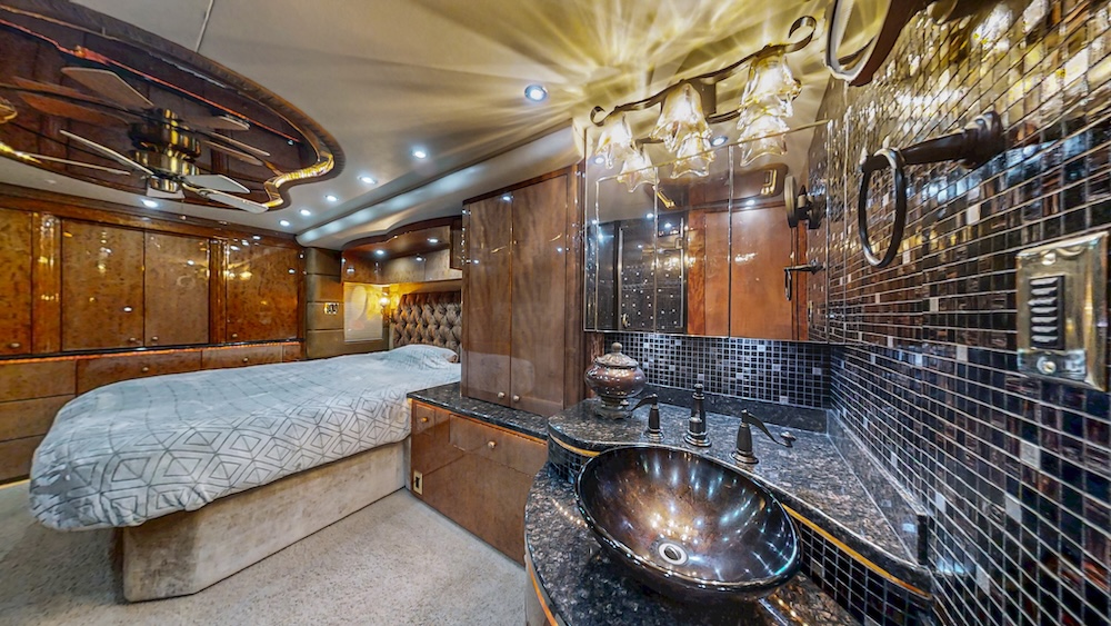 2009 Prevost Millennium H3-45 For Sale