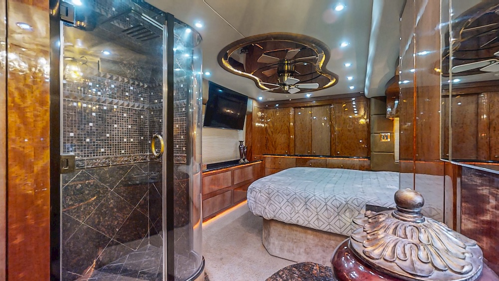 2009 Prevost Millennium H3-45 For Sale