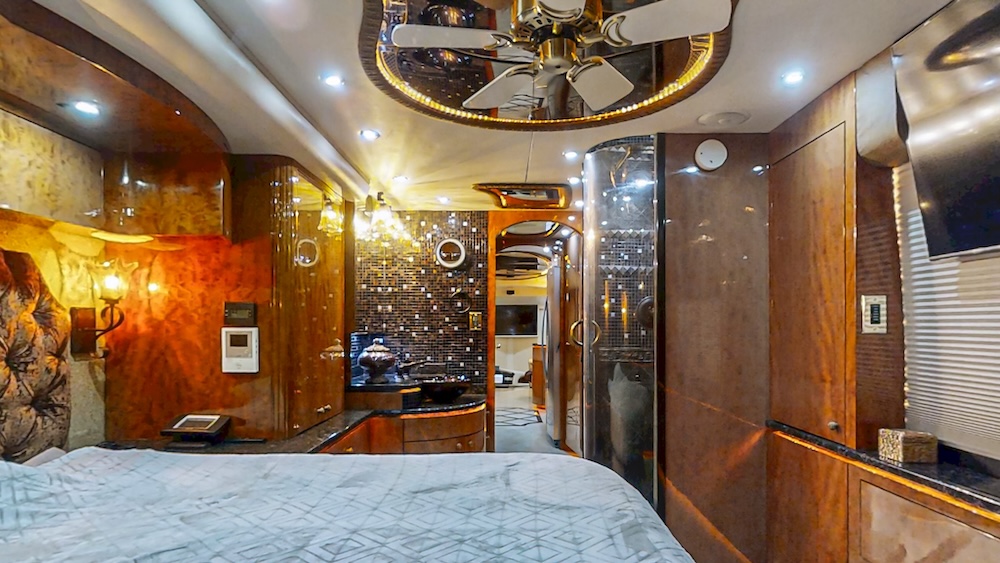 2009 Prevost Millennium H3-45 For Sale