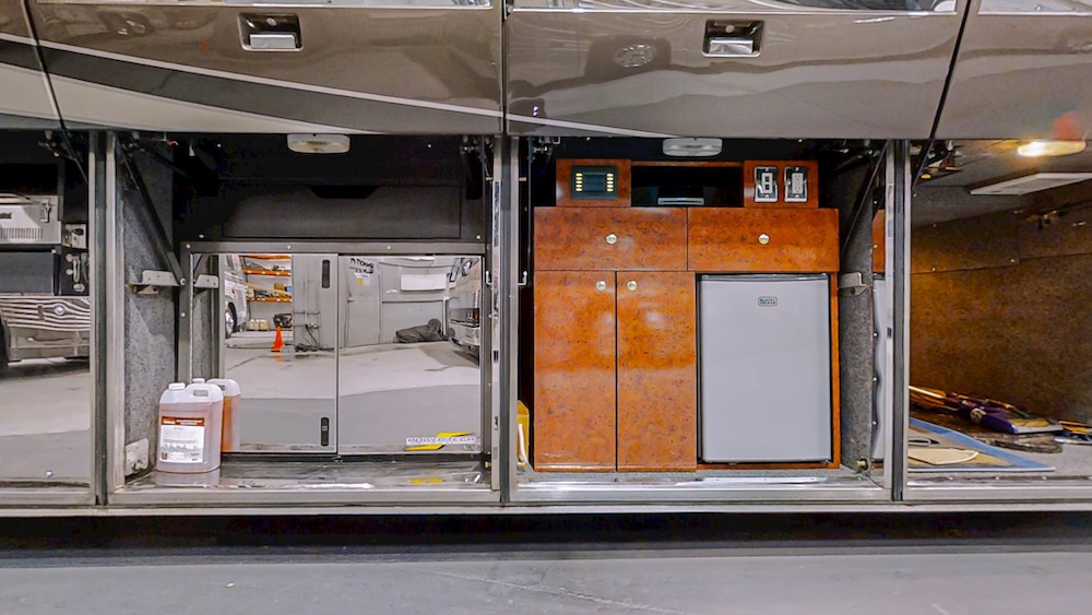 2009 Prevost Millennium H3-45 For Sale