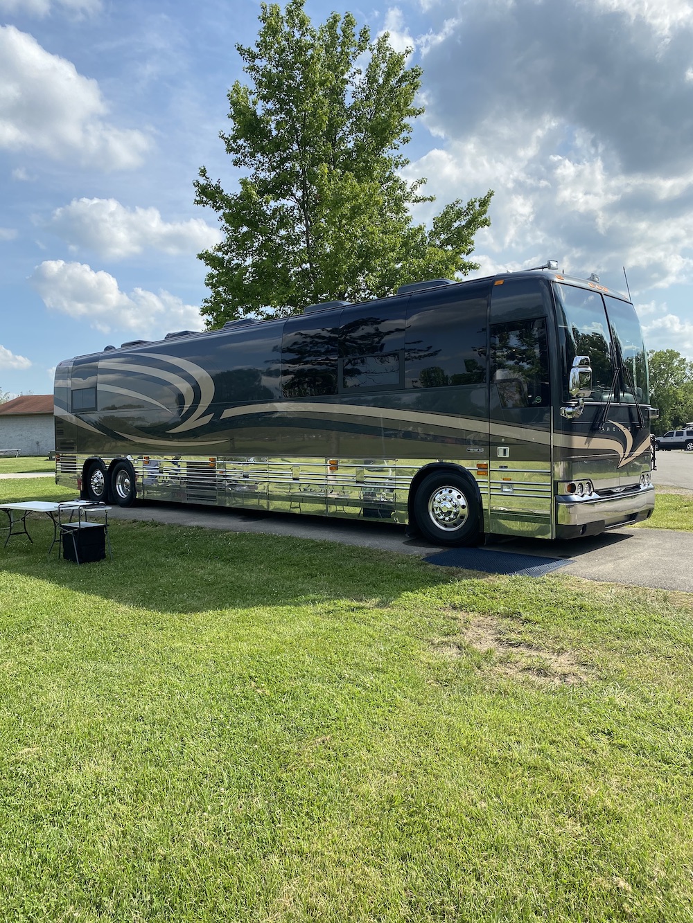 2009 Prevost XLII For Sale