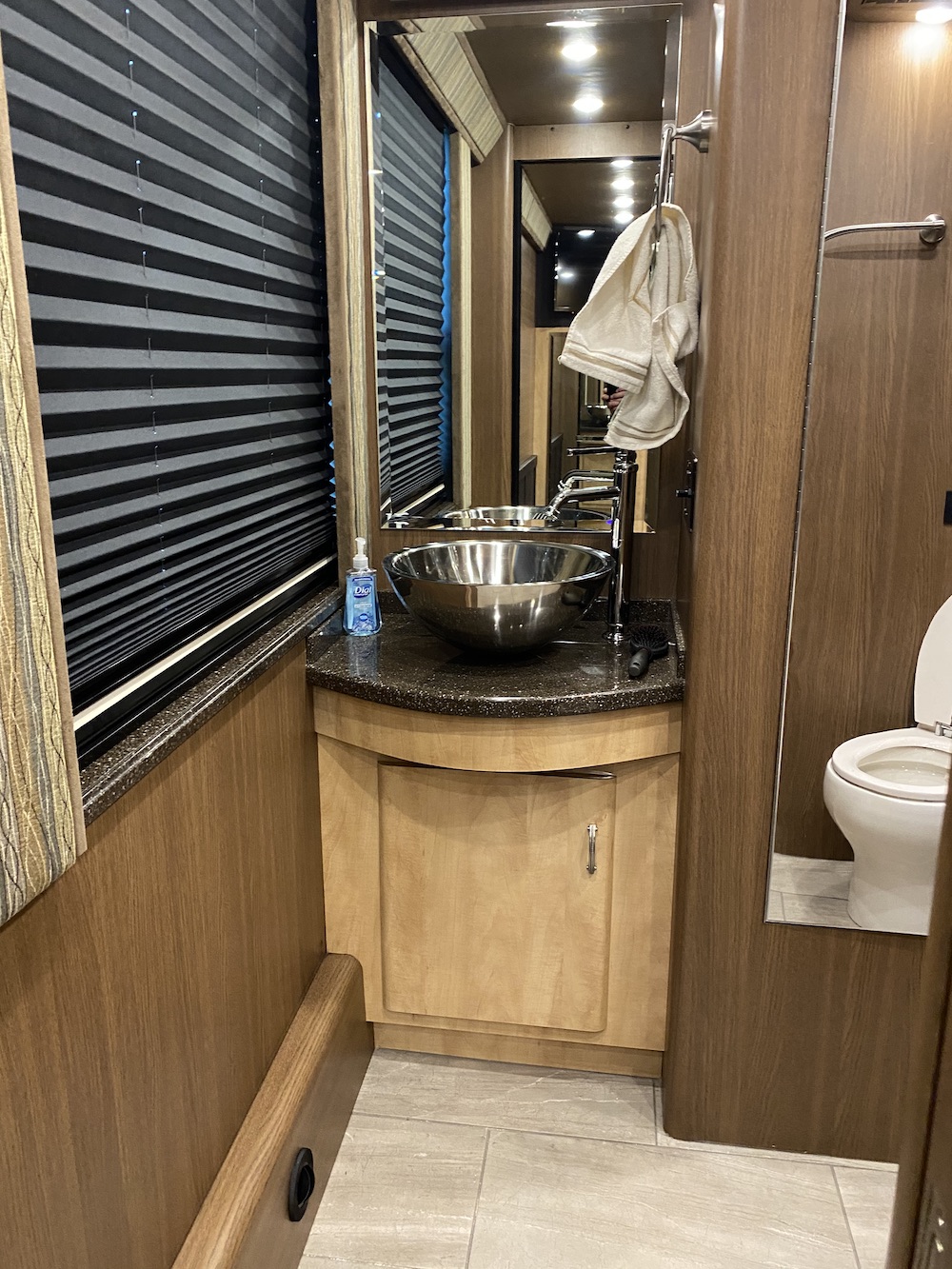 2009 Prevost XLII For Sale