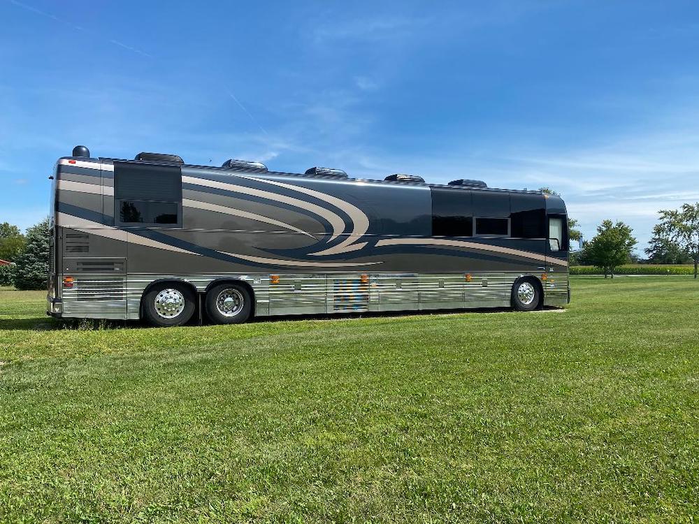 2009 Prevost XLII For Sale