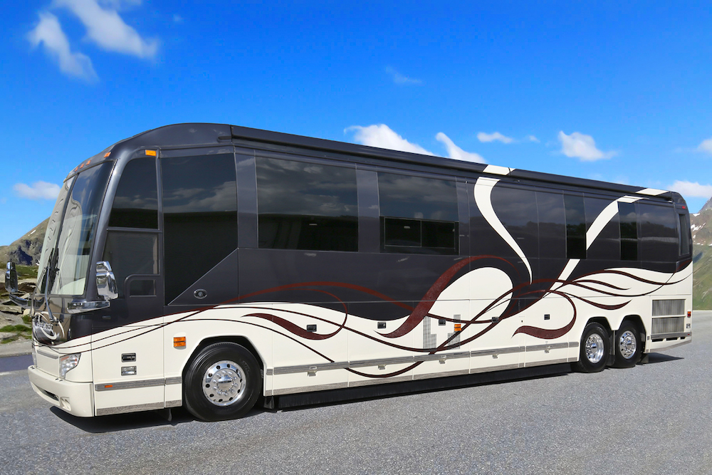 2010 Prevost Featherlite H3-45 For Sale