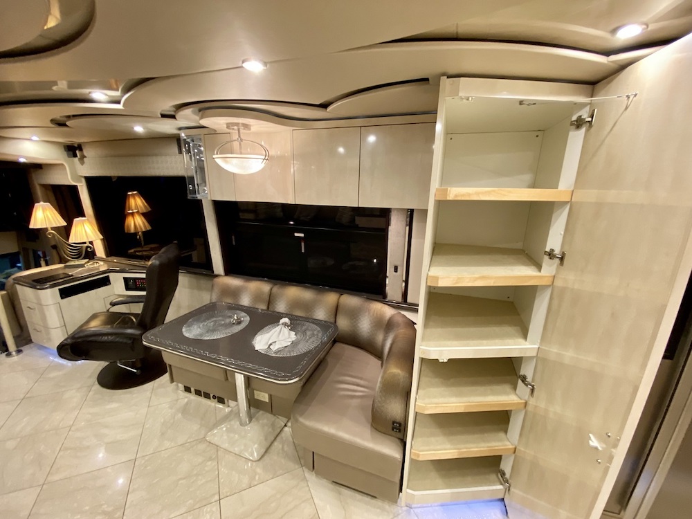 2010 Prevost Featherlite H3-45 For Sale