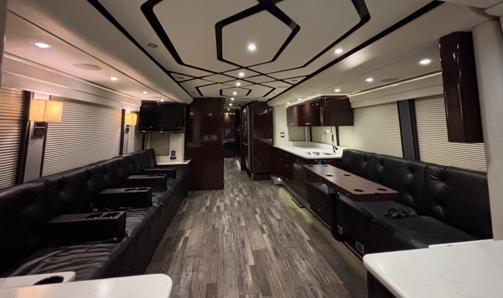 2010 Prevost Legacy H3-45 For Sale