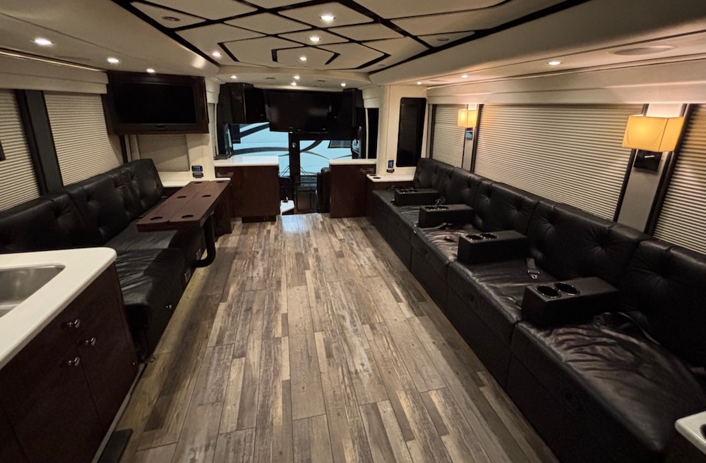 2010 Prevost Legacy H3-45 For Sale
