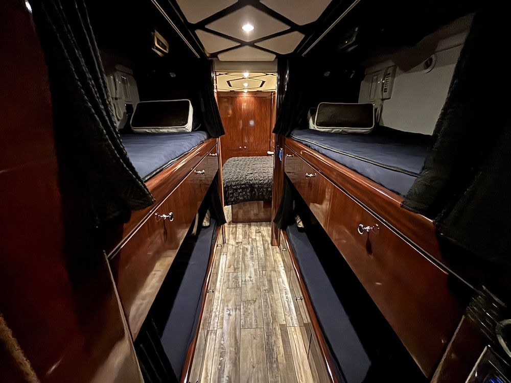 2010 Prevost Legacy H3-45 For Sale