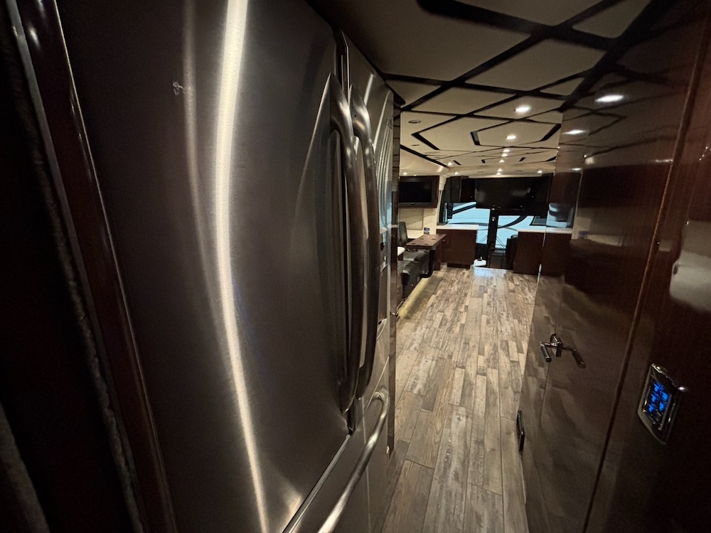 2010 Prevost Legacy H3-45 For Sale